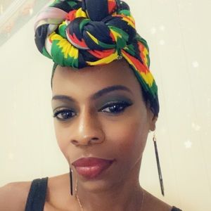 Meet your Posher, Cynthia